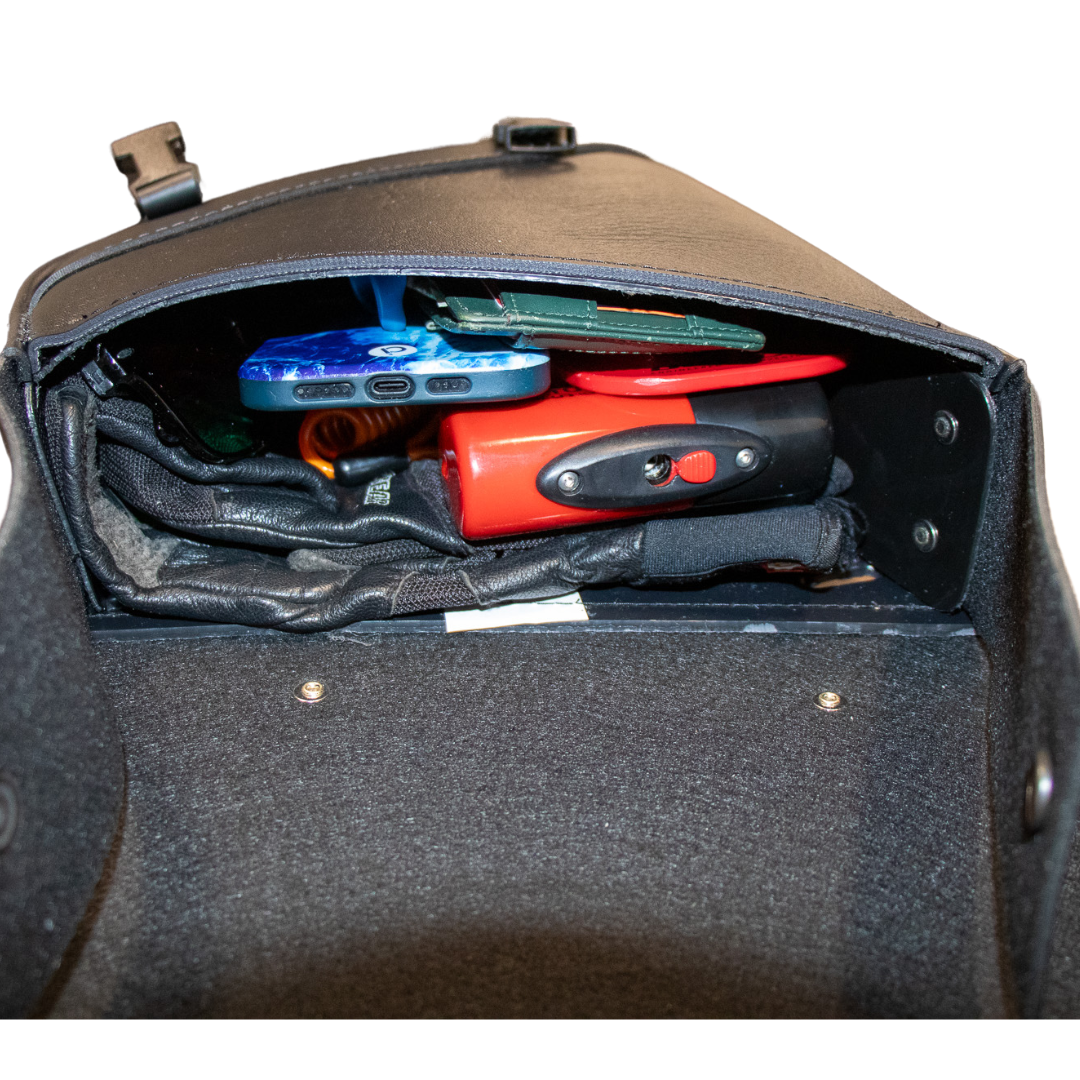 MMM⑥ bag Willie & Max Brass Monkey Black Swingarm Bag - Triangulated