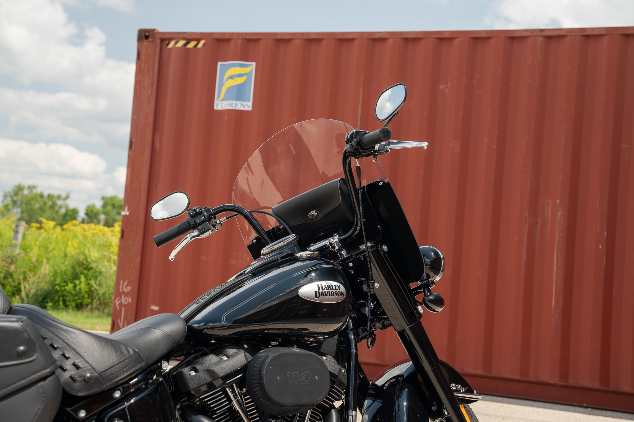 Willie & Max Revolution Series Windshield Bag - Image 4