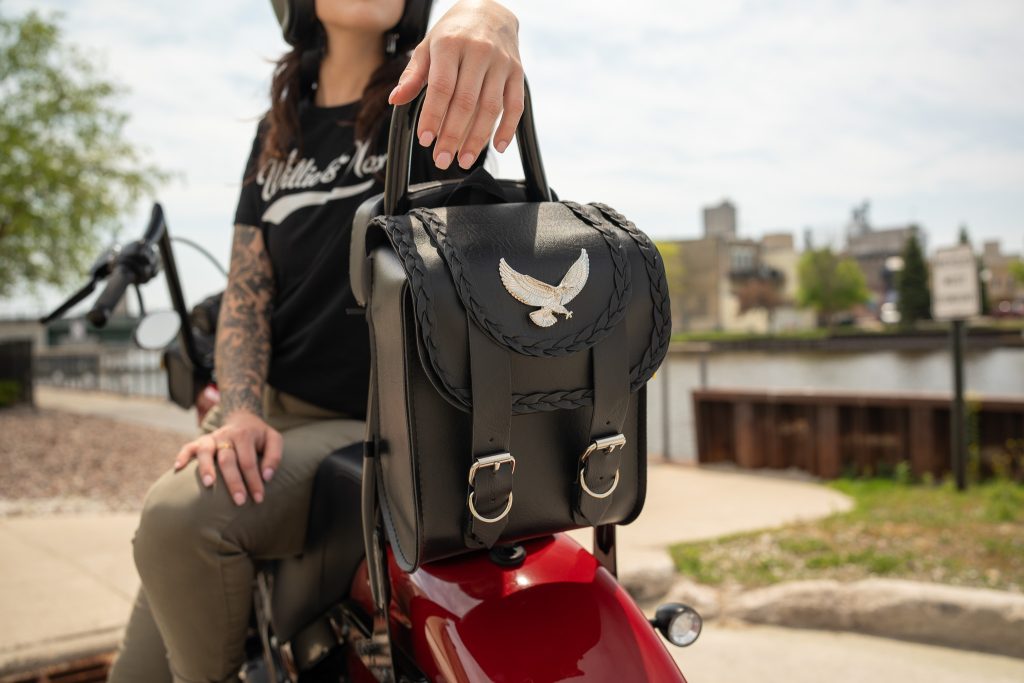 Rebeca Shop Saco cubrepiernas de felpa universal para scooter y moto   Ajustable impermeable y resistente al viento (modelo B) : : Coche  y moto